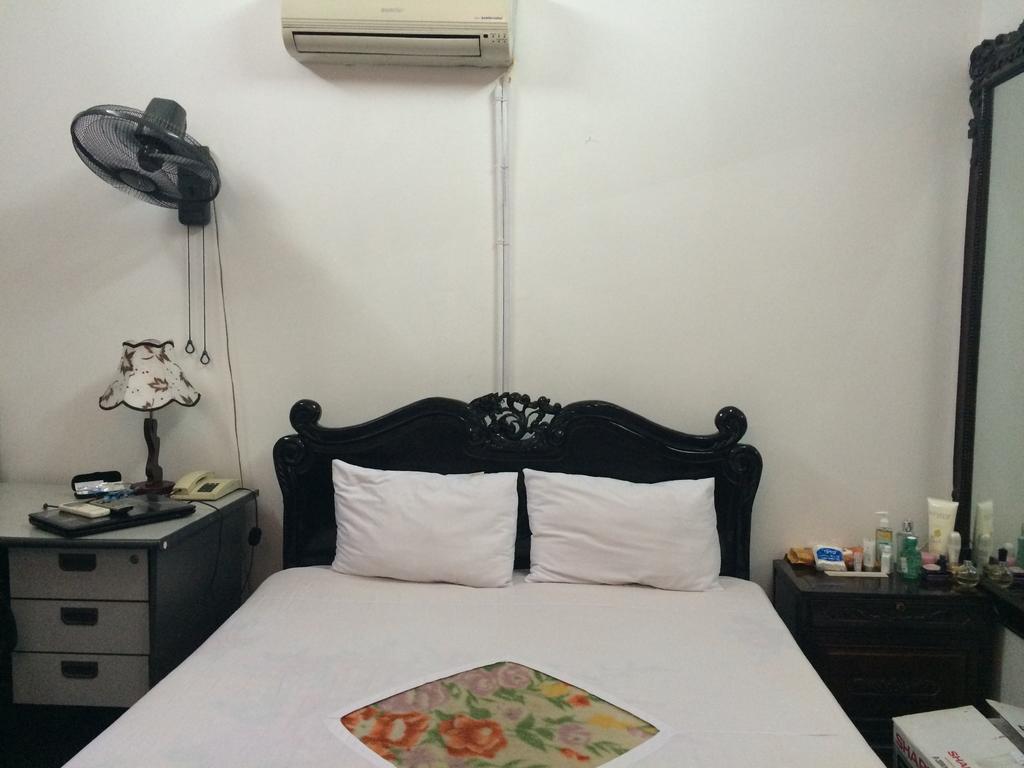 Ngoc Linh Hotel Hanoi Esterno foto